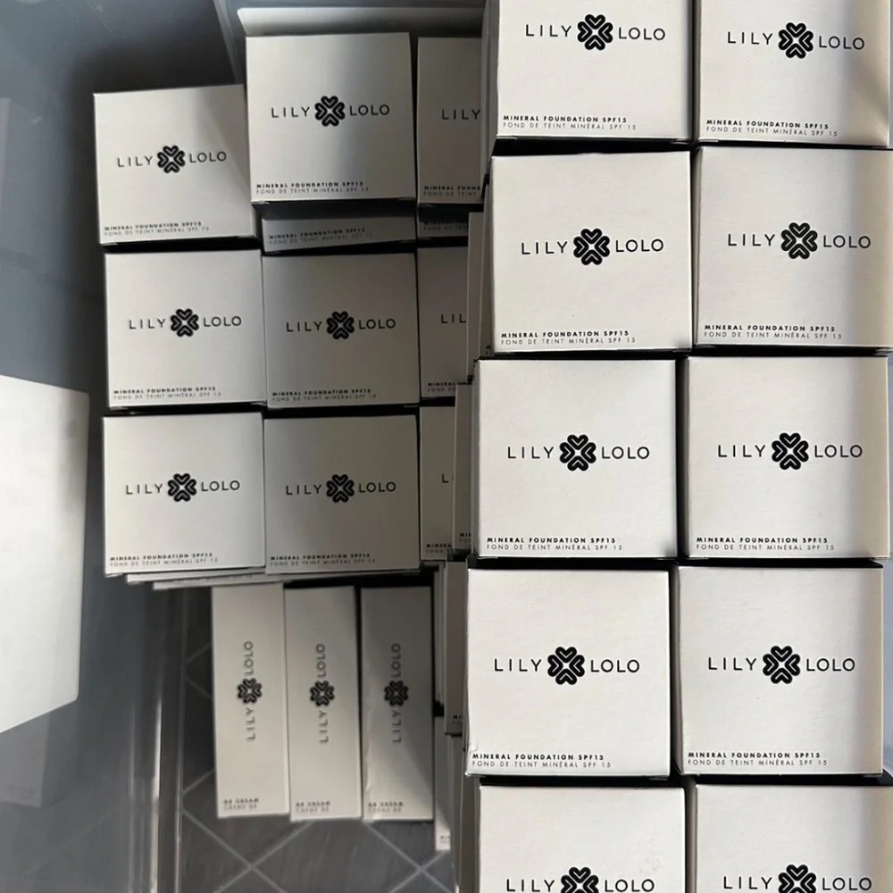 BUY 1 GET 1 FREE | Lily Lolo Mineral Foundation FULL size, SPF 15 (NEW IN BOX)